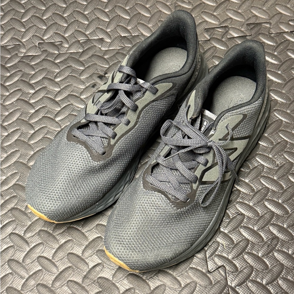 New Balance Arishi Fresh Foam sz 10 MARISRK4 Charcoal Sneakers